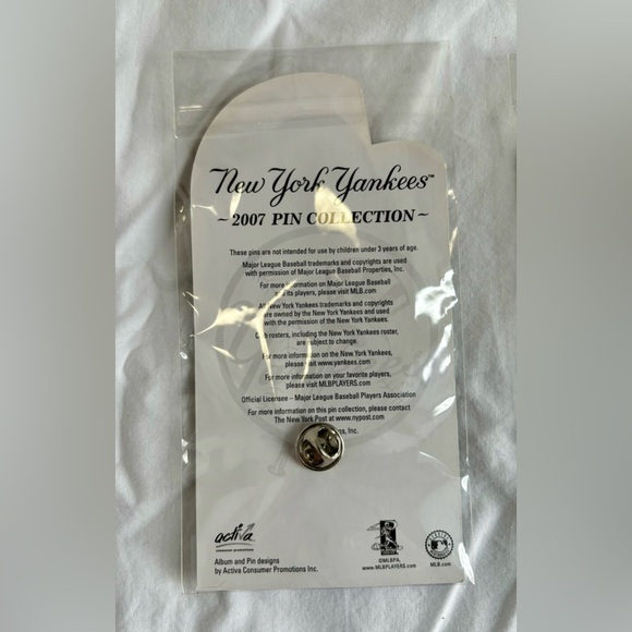 New York Yankees 2007 Collectible Pins - includes Jeter, Rivera, Pettitte - Picture 2 of 5